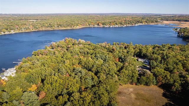 5921 W Longbridge Road, Pentwater, MI 49449