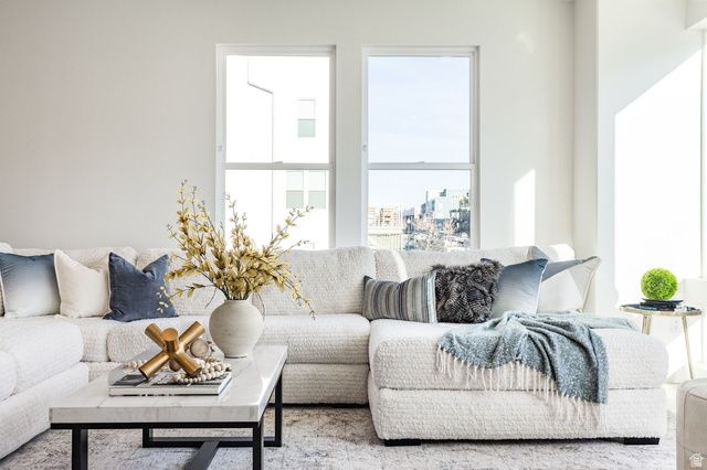 11082 S LAKE RUN RD, South Jordan, UT 84009