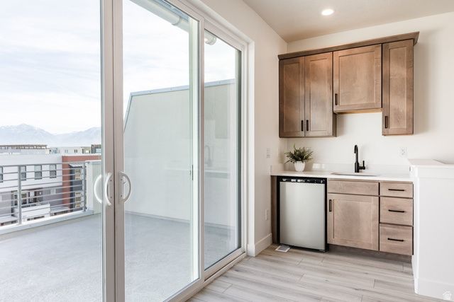 11082 S LAKE RUN RD, South Jordan, UT 84009