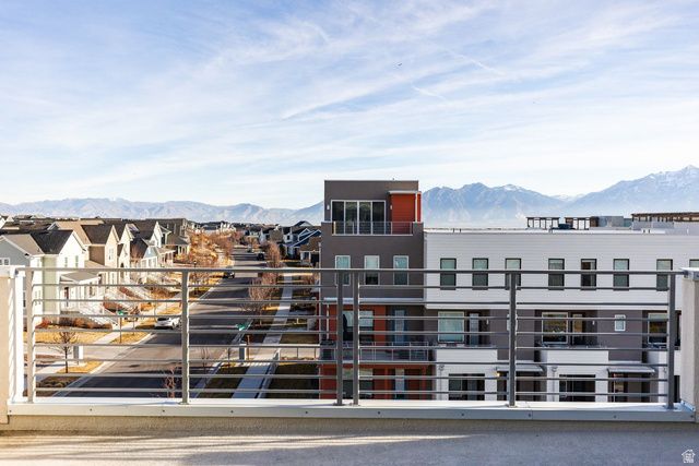 11082 S LAKE RUN RD, South Jordan, UT 84009