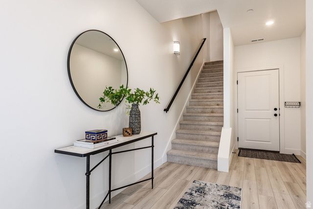 11082 S LAKE RUN RD, South Jordan, UT 84009