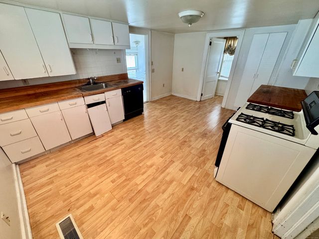 633 Black Rock Turnpike, Fairfield, CT 06825