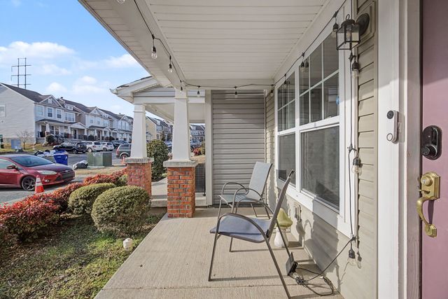 580 Bradburn Village Cir, Antioch, TN 37013