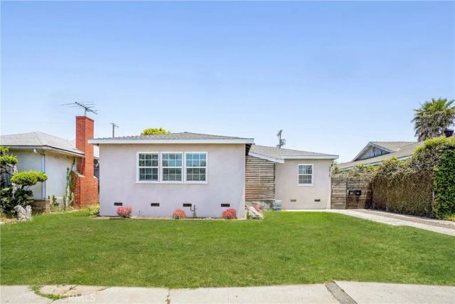 3816 S Victoria Avenue, Los Angeles, CA 90008