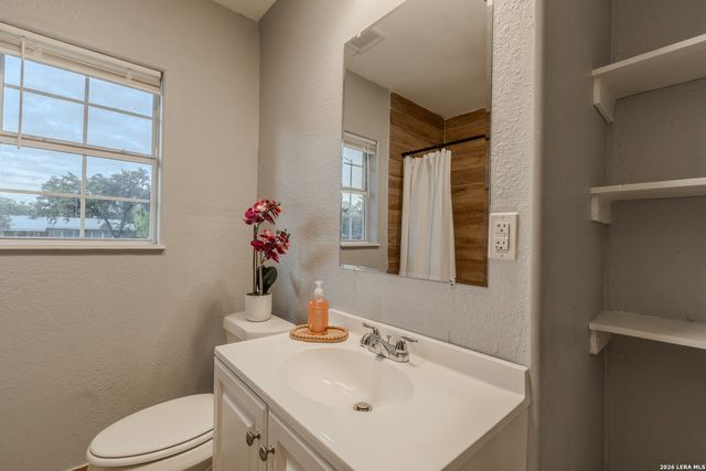 210 GREENHAVEN DR, San Antonio, TX 78201