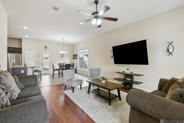 37252 Market Place Dr, Prairieville, LA 70769