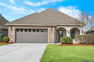 37252 Market Place Dr, Prairieville, LA 70769