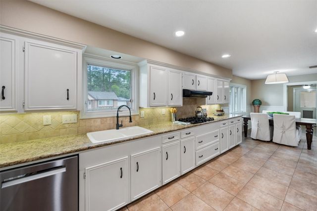 722 Shadowbrook Drive, Spring, TX 77380