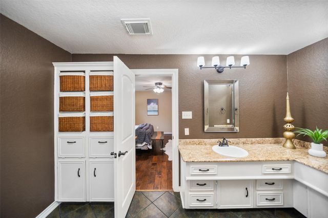 722 Shadowbrook Drive, Spring, TX 77380