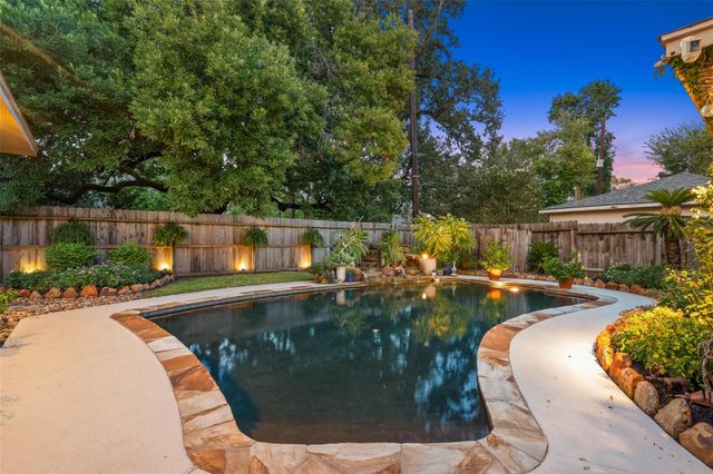 722 Shadowbrook Drive, Spring, TX 77380