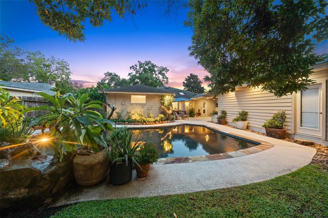 722 Shadowbrook Drive, Spring, TX 77380