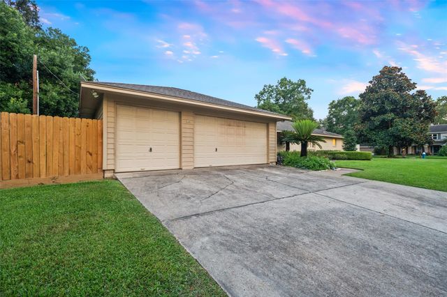 722 Shadowbrook Drive, Spring, TX 77380