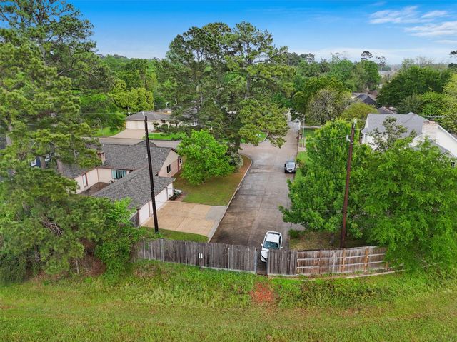 722 Shadowbrook Drive, Spring, TX 77380