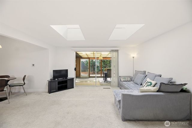 1279 149th Place SE, Bellevue, WA 98007