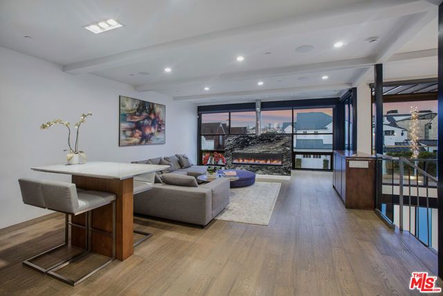 2105 E Balboa Boulevard, Newport Beach, CA 92661