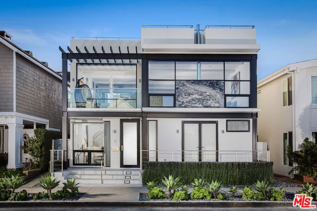 2105 E Balboa Boulevard, Newport Beach, CA 92661