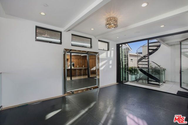 2105 E Balboa Boulevard, Newport Beach, CA 92661