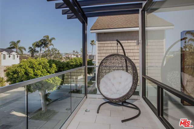 2105 E Balboa Boulevard, Newport Beach, CA 92661