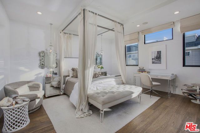 2105 E Balboa Boulevard, Newport Beach, CA 92661