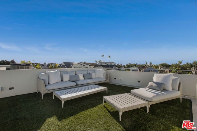 2105 E Balboa Boulevard, Newport Beach, CA 92661