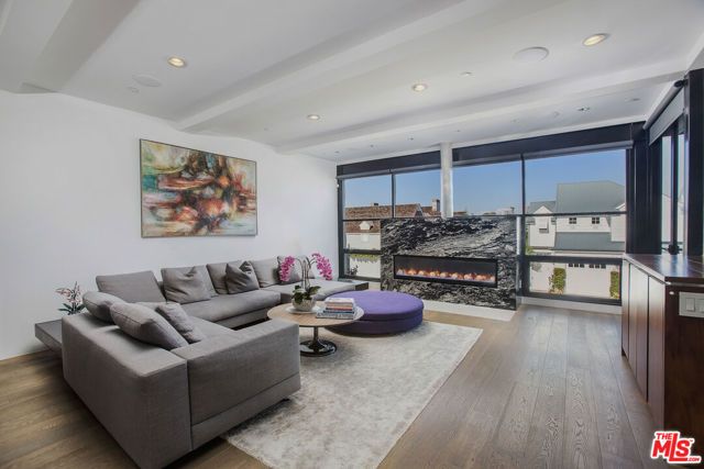 2105 E Balboa Boulevard, Newport Beach, CA 92661