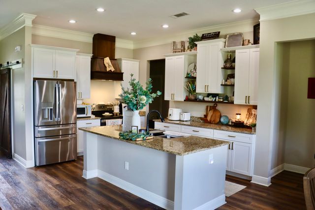 402 Military Rd, Sumrall, MS 39482