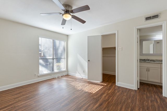 5750 Phoenix Drive 51, Dallas, TX 75231