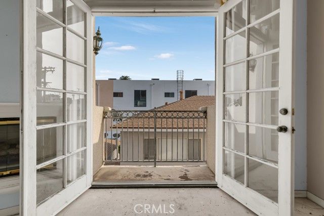 1733 Armacost, Los Angeles, CA 90025