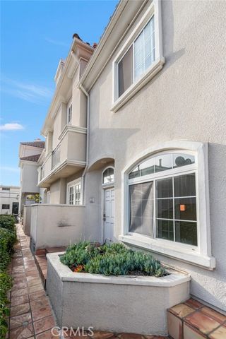 1733 Armacost, Los Angeles, CA 90025