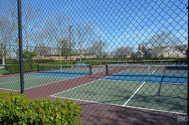 9917 Stockholm Place, Bakersfield, CA 93306