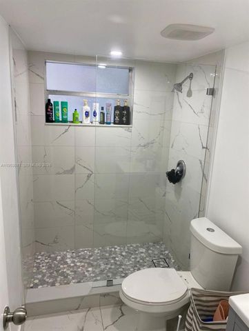 14165 SW 87th St D303, Miami, FL 33183