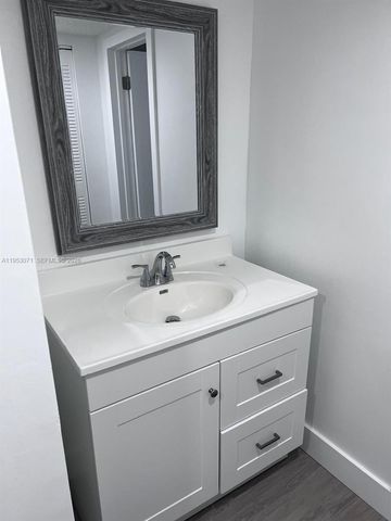 14165 SW 87th St D303, Miami, FL 33183