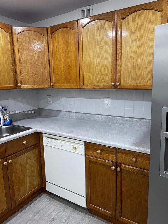 14165 SW 87th St D303, Miami, FL 33183