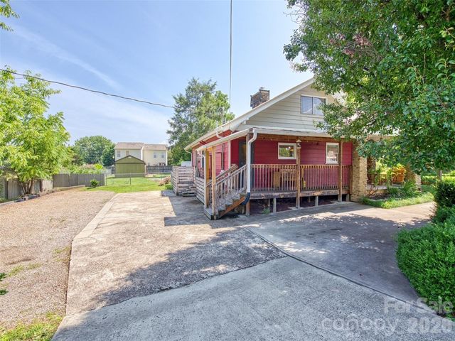 24 Belle Meade Drive, Waynesville, NC 28786