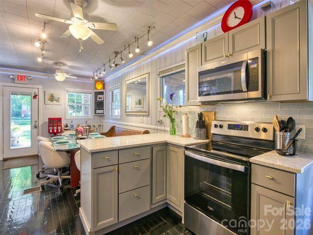 24 Belle Meade Drive, Waynesville, NC 28786