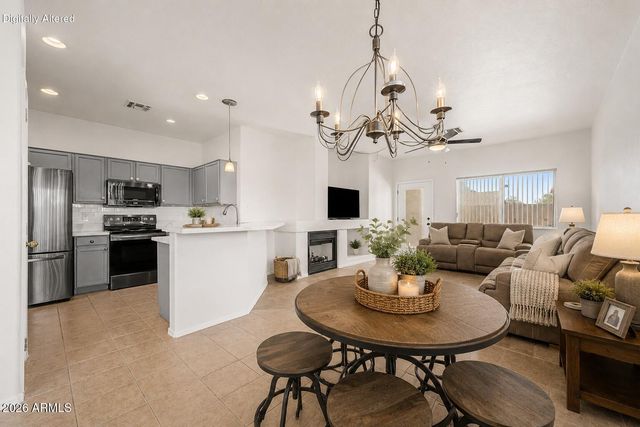 3742 E SANDY Way, Gilbert, AZ 85297
