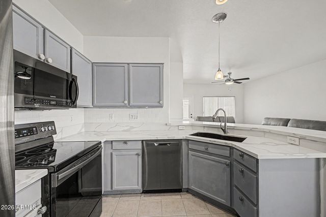 3742 E SANDY Way, Gilbert, AZ 85297
