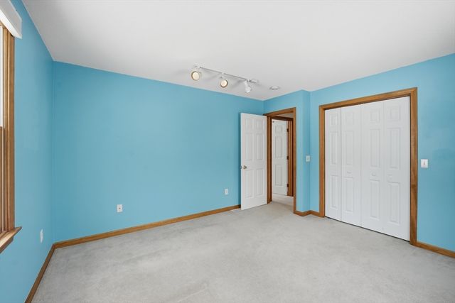 66 Penrose Dr, West Springfield, MA 01089