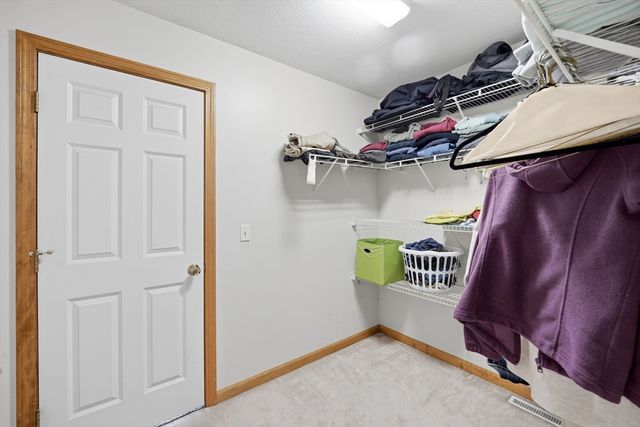 66 Penrose Dr, West Springfield, MA 01089