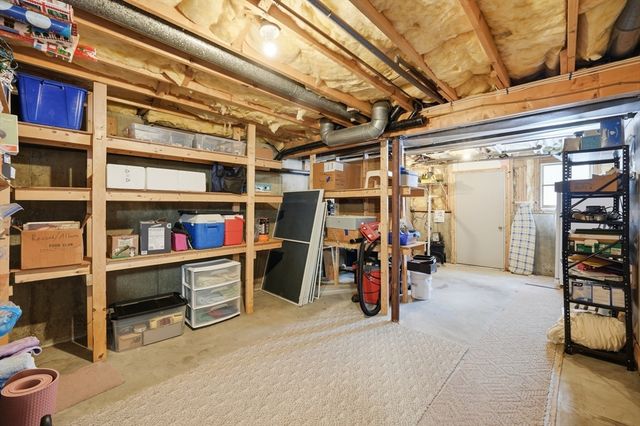 66 Penrose Dr, West Springfield, MA 01089