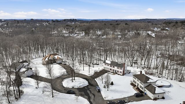 66 Penrose Dr, West Springfield, MA 01089