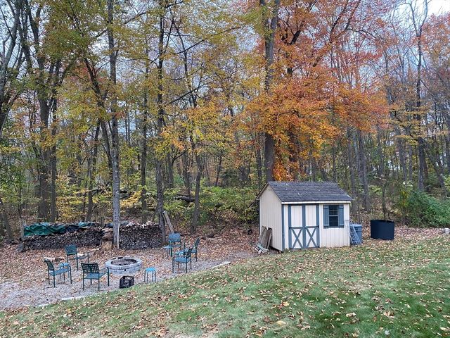 66 Penrose Dr, West Springfield, MA 01089