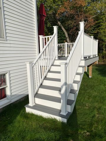 66 Penrose Dr, West Springfield, MA 01089