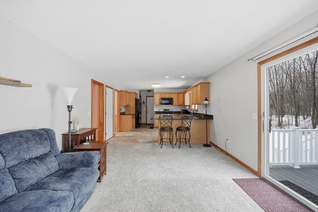 66 Penrose Dr, West Springfield, MA 01089