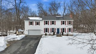66 Penrose Dr, West Springfield, MA 01089