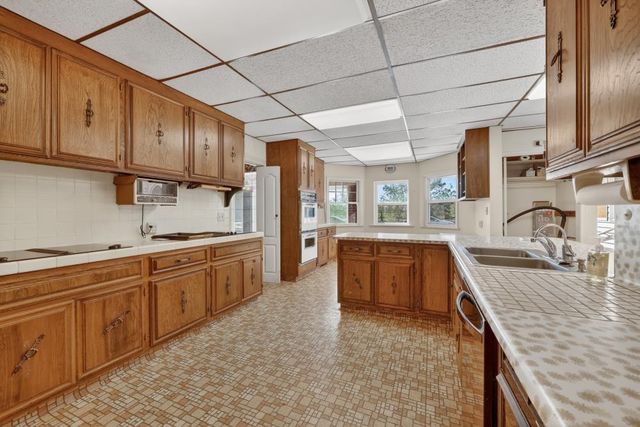 2036 Lewis Rd, Wheatland, CA 95692