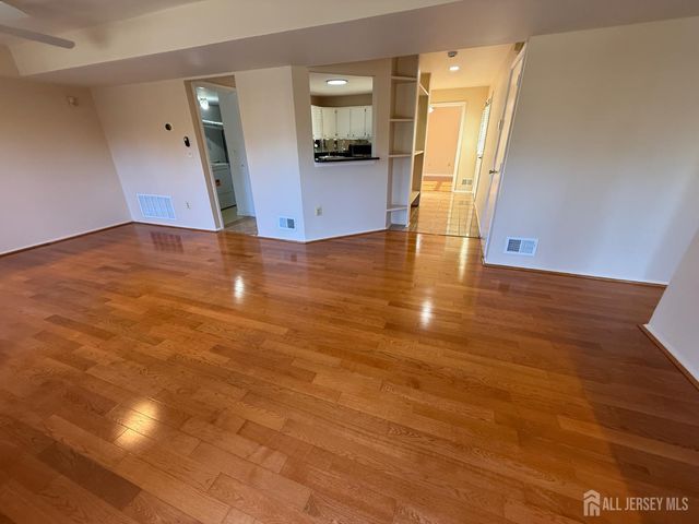 1101 Stony Brook Way, North Brunswick, NJ 08902