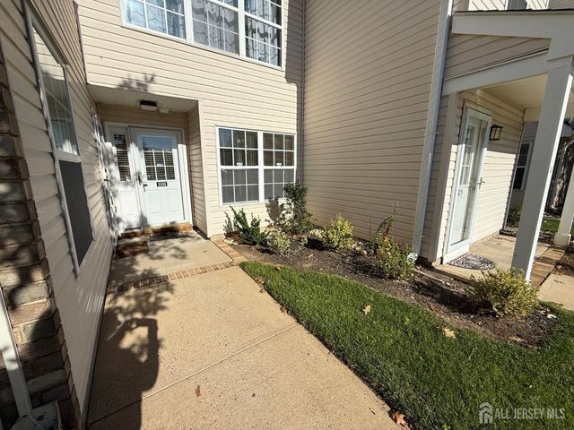 1101 Stony Brook Way, North Brunswick, NJ 08902