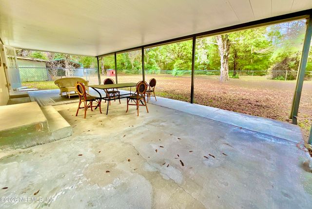 17221 NE 77TH Lane, Hawthorne, FL 32640