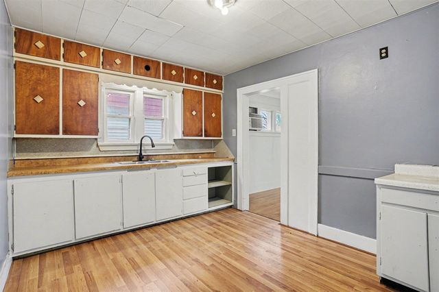 1177 Emerson Avenue, Muskegon, MI 49442